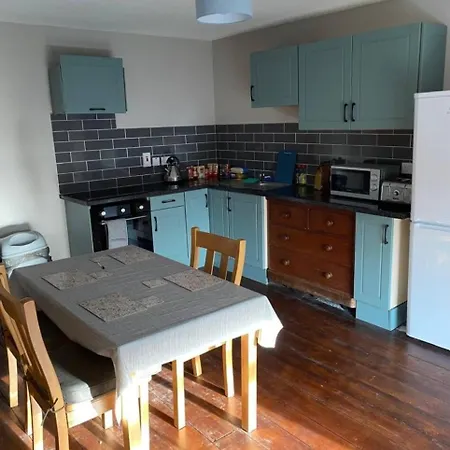 Farnagh House - En Bedrooms モアテ