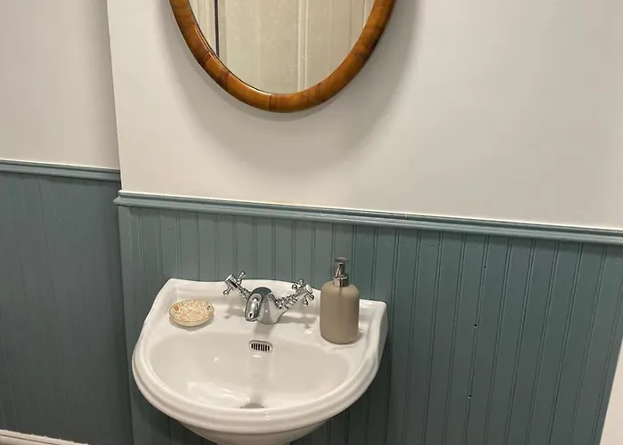 Farnagh House - En Bedrooms Hétvégi ház